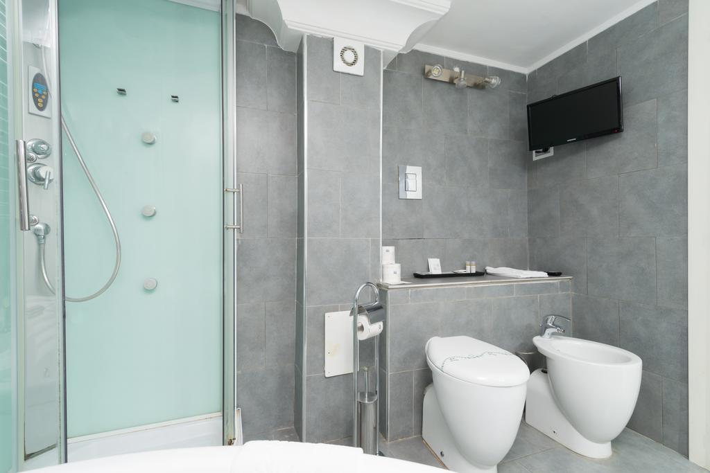 Suite Apartments Angioini Наполи Стая снимка