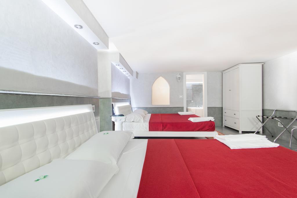 Suite Apartments Angioini Наполи Екстериор снимка