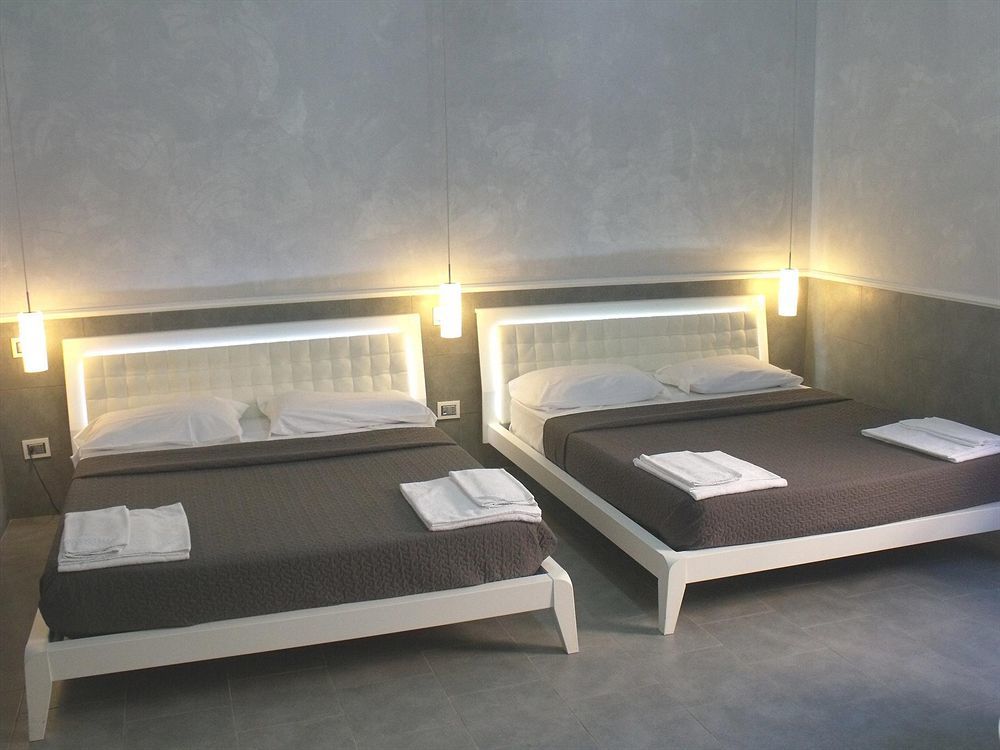 Suite Apartments Angioini Наполи Екстериор снимка