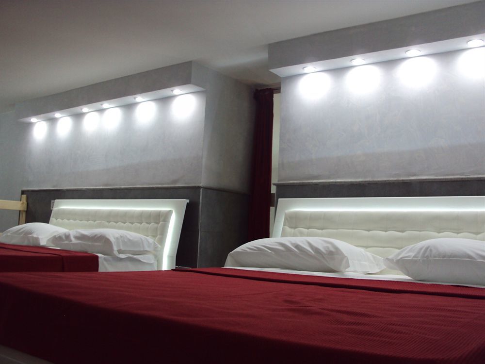Suite Apartments Angioini Наполи Екстериор снимка