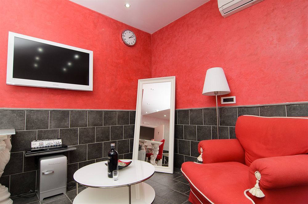 Suite Apartments Angioini Наполи Екстериор снимка