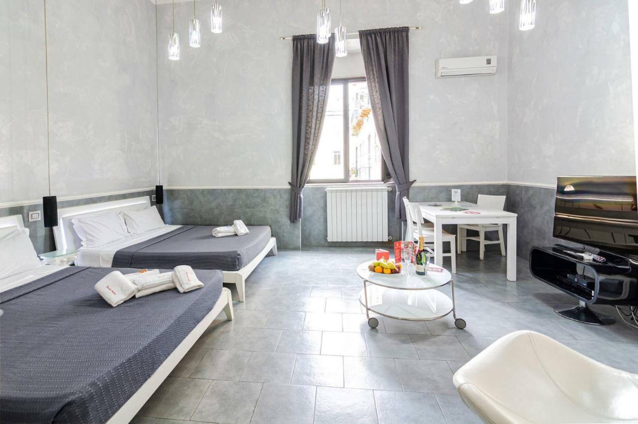 Suite Apartments Angioini Наполи Екстериор снимка